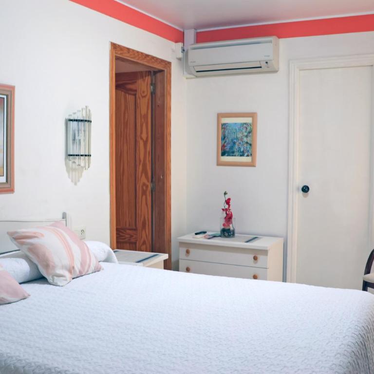 Agusti Hostal - Estudio Superior - 5