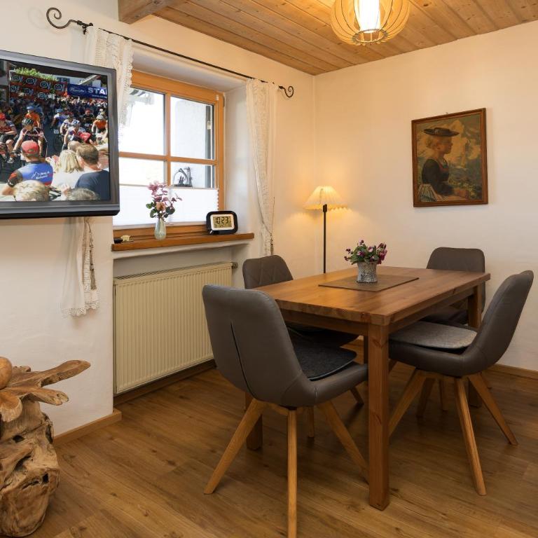 Ferienwohnung Mitteldorf - Apartment mit Gartenblick - 2