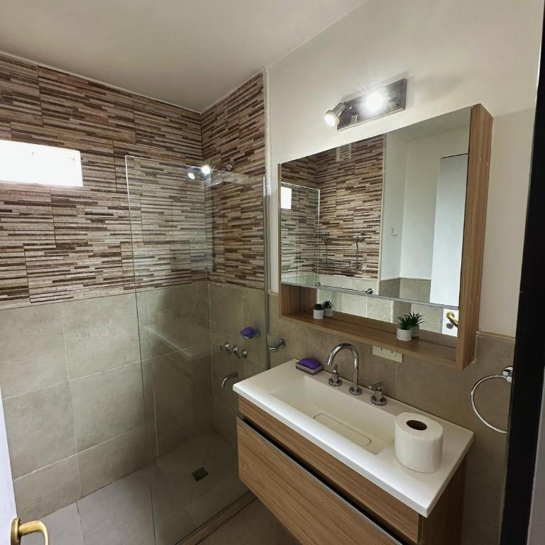 Moderno Centrico Vista al Lago - Apartamento de 1 dormitorio - 25