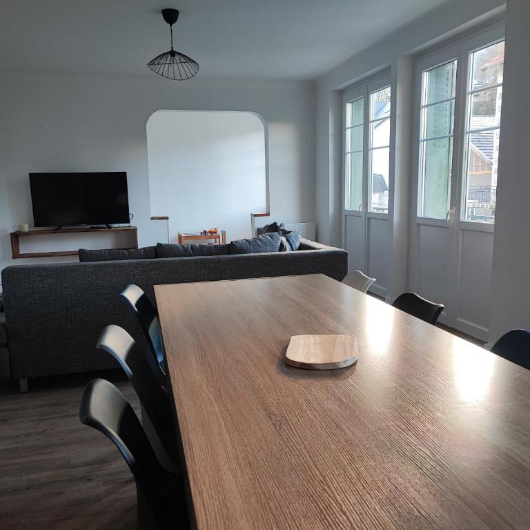 Nouveau sur Ax-les-Thermes, Grand appartement de 118m à 5 min du centre-ville - Appartement 3 Chambres - 8
