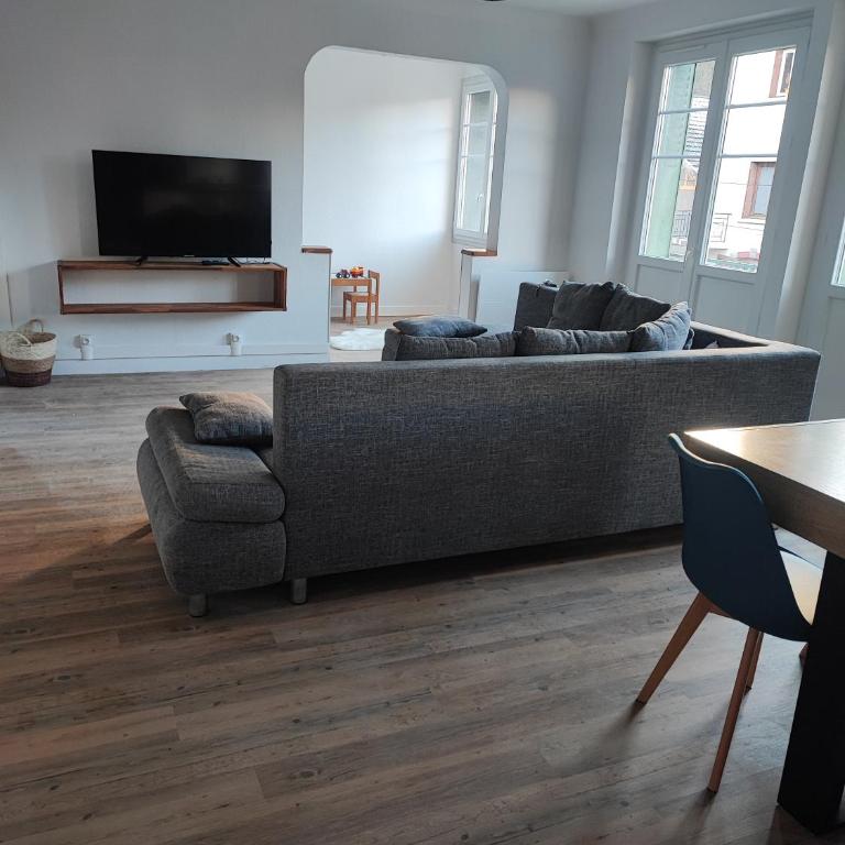 Nouveau sur Ax-les-Thermes, Grand appartement de 118m à 5 min du centre-ville - Appartement 3 Chambres - 12