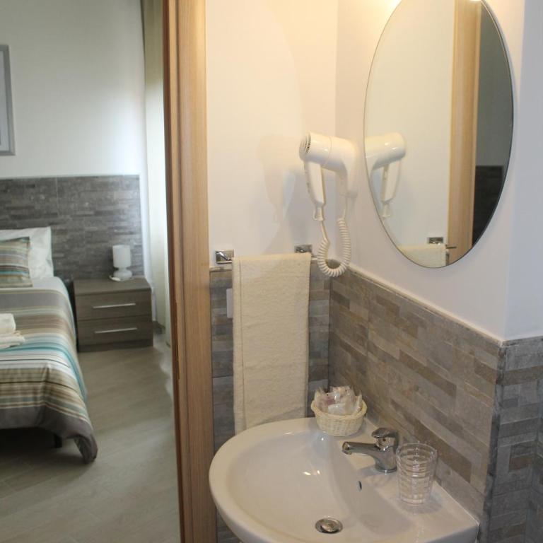 VACANZA A CASA - Gallicano - Camera Quadrupla con Bagno Privato - 3
