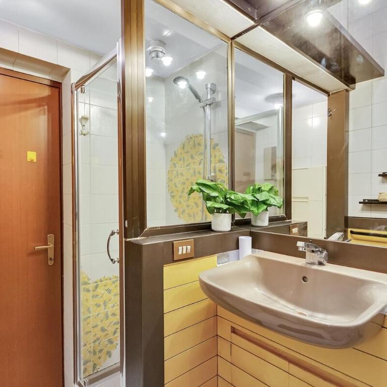 Loft 4 Posti Letto, Duomo 15' - Linate 15' Metro M4 - Appartamento con 2 Camere da Letto - 4