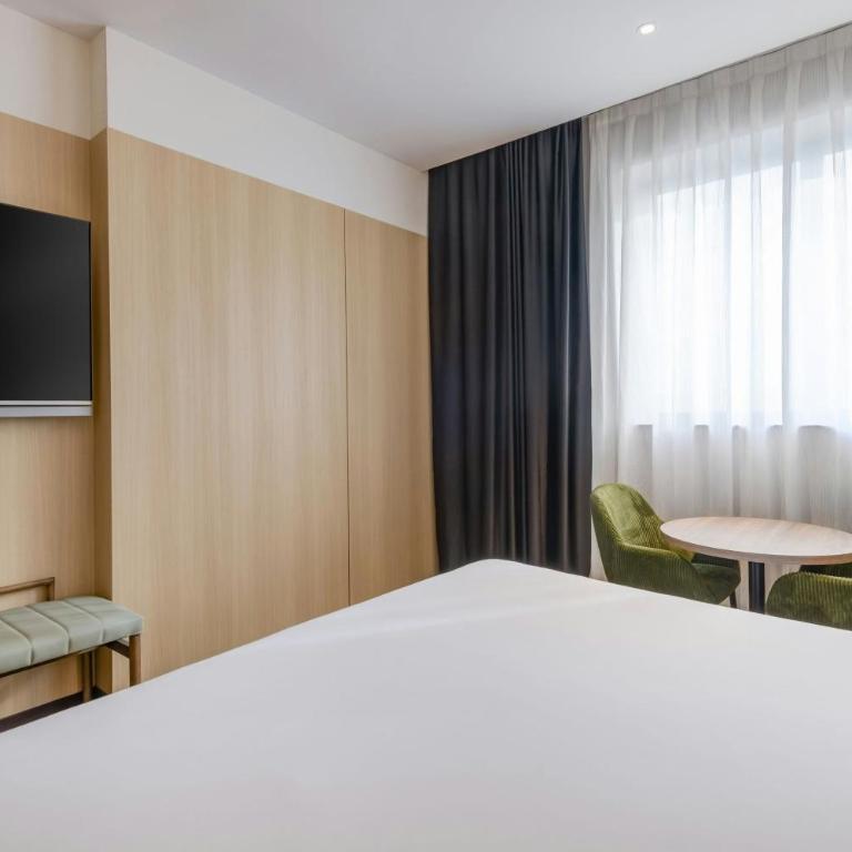 AC Hotel Madrid Feria by Marriott - King Room - 4