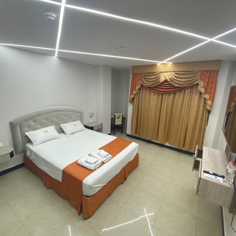 BRITNEY HOTEL Machala - Habitación Deluxe con cama extragrande - 3