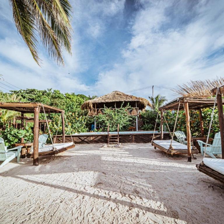Namaste Beach Club & Hotel - Superior Queen Room - 12