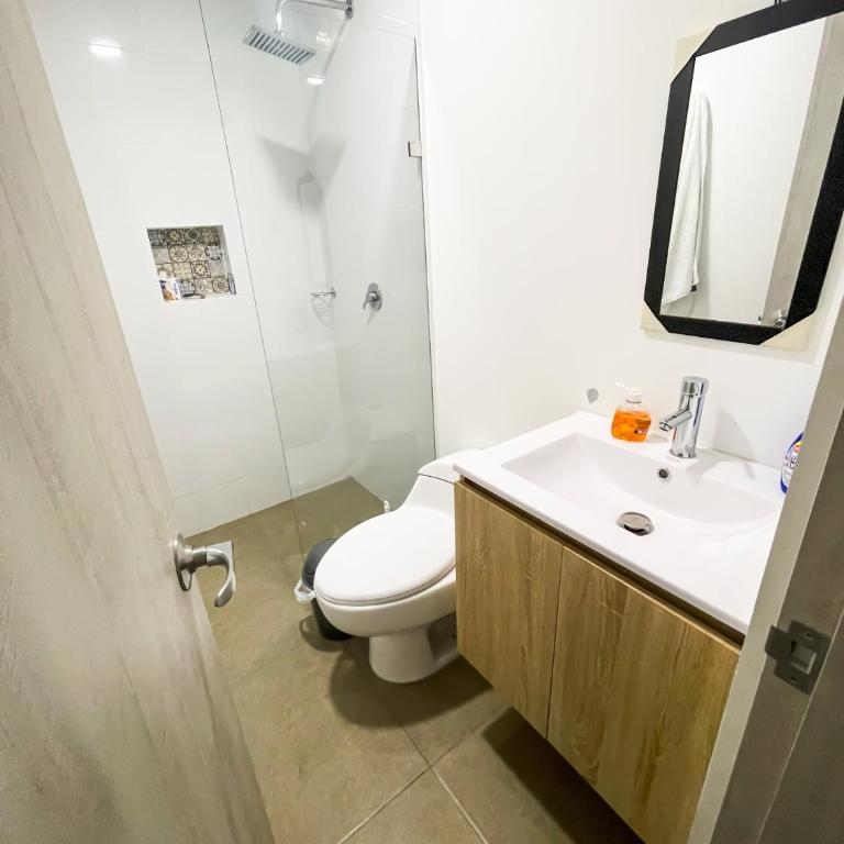 Maravillosas vistas, ecxelente ubicación - Three-Bedroom Apartment with View - 12