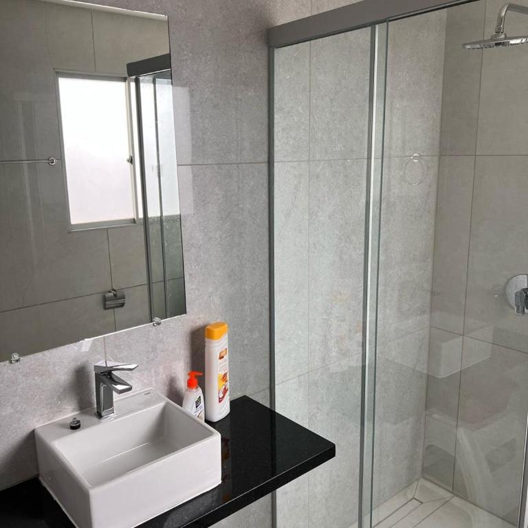 Moderno y hermoso departamento en la mejor zona de Santa Cruz - Apartamento de 1 dormitorio - 6