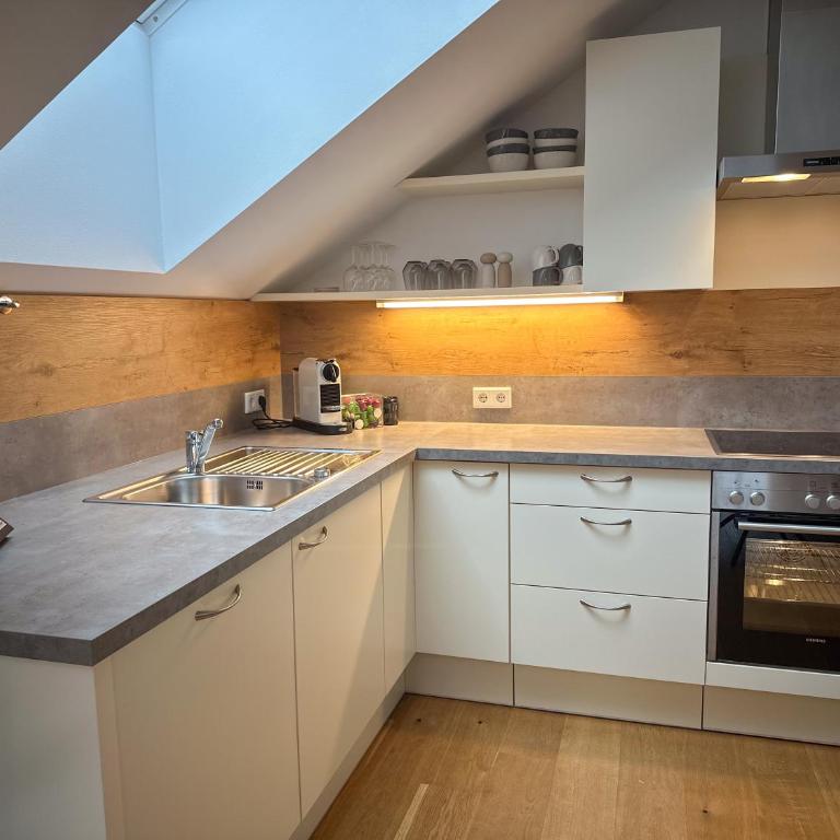 "EIGHT" Premium Apartments Seekirchen, charmante 3-Zi-Dachgeschoss-Wohnung mit Balkon - Apartment mit 2 Schlafzimmern - 1
