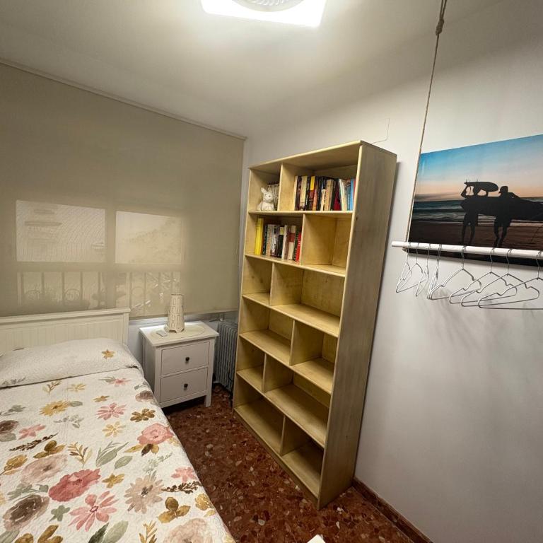 Lovely apartment near the beach & City of Arts and Sciences - Three-Bedroom Apartment - 65