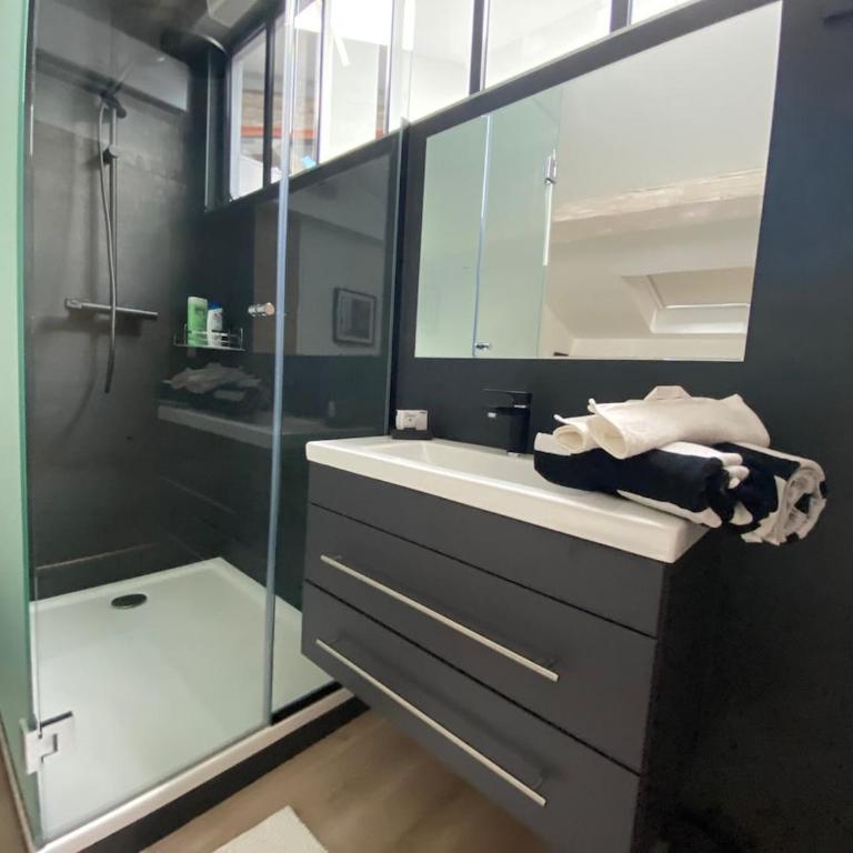 Chic Spacious 2BR few Steps from the City Center - Appartement 2 Chambres - 4