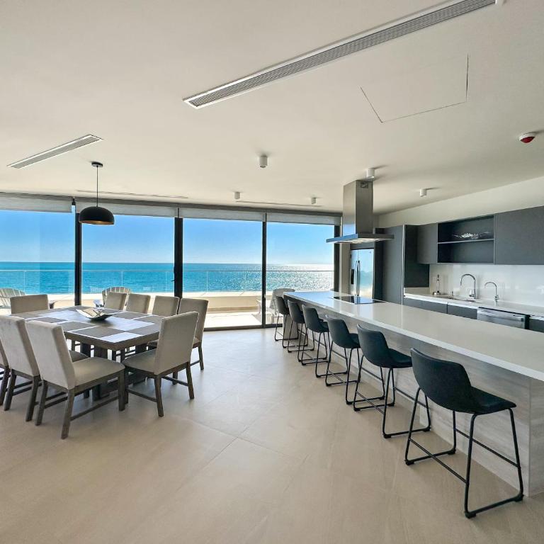 Brand New 6 Bedroom Penthouse #1010 - Apartamento - 8