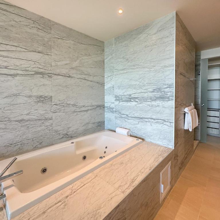 Brand New 6 Bedroom Penthouse #1010 - Apartamento - 40