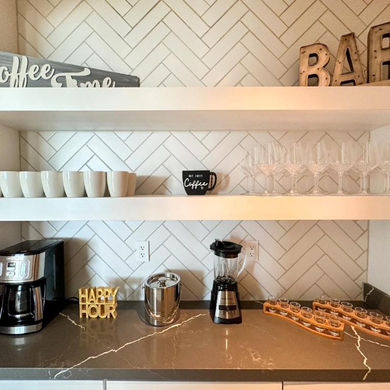 Brand New 6 Bedroom Penthouse #1010 - Apartamento - 52