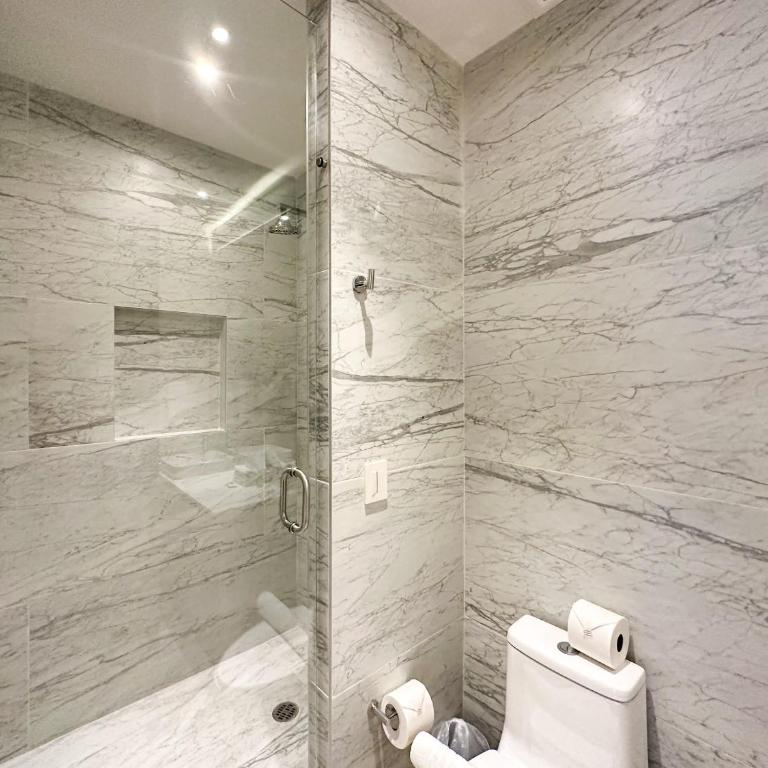 Brand New 6 Bedroom Penthouse #1010 - Apartamento - 71