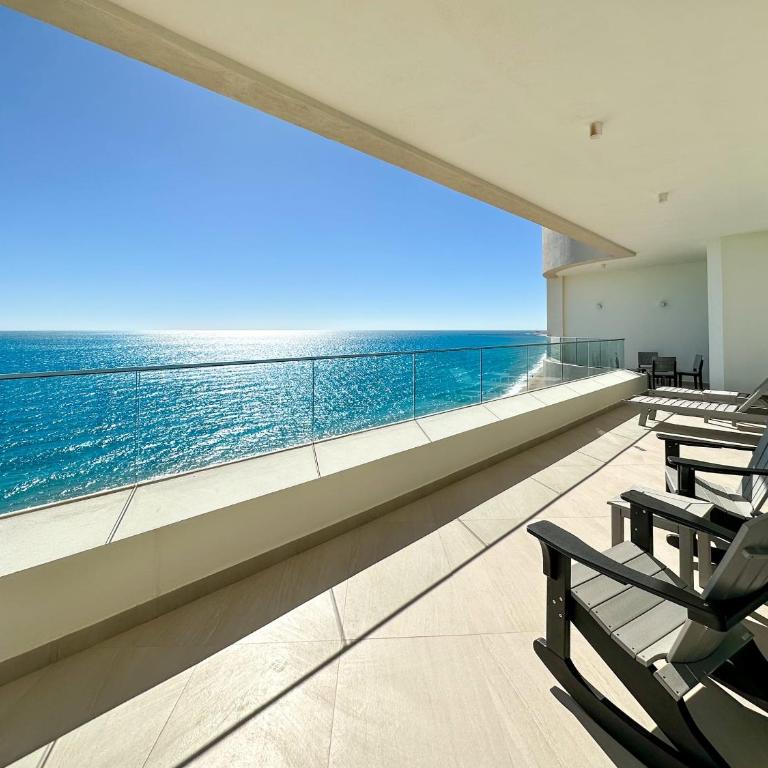 Brand New 6 Bedroom Penthouse #1010 - Apartamento - 73