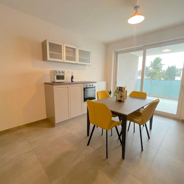 Chiara's - Appartamento con 2 Camere da Letto - 11
