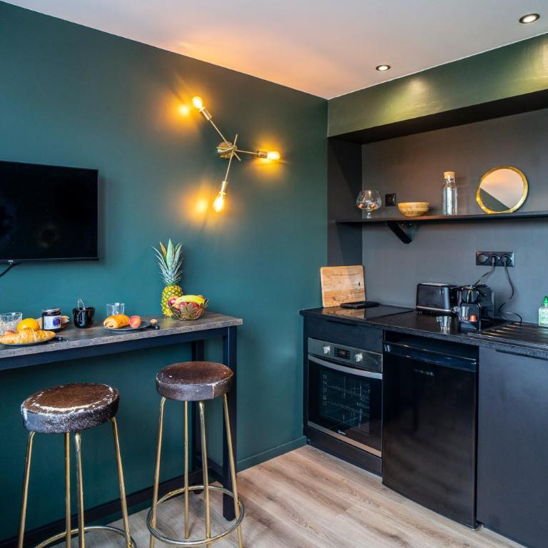 ONLOC - Le Romantique appart proche centre ville - Parking - Appartement 1 Chambre - 16