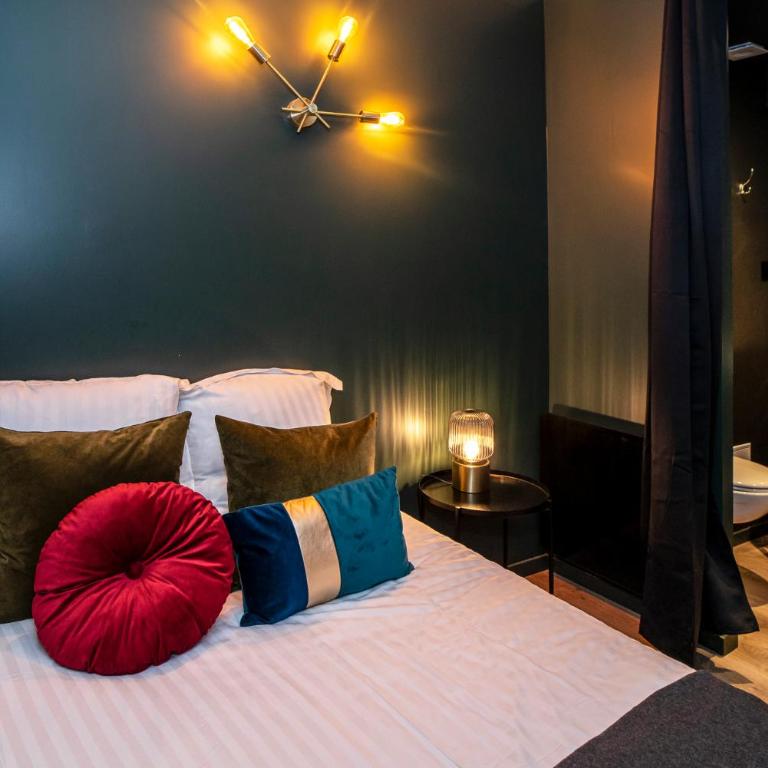 ONLOC - Le Romantique appart proche centre ville - Parking - Appartement 1 Chambre - 14