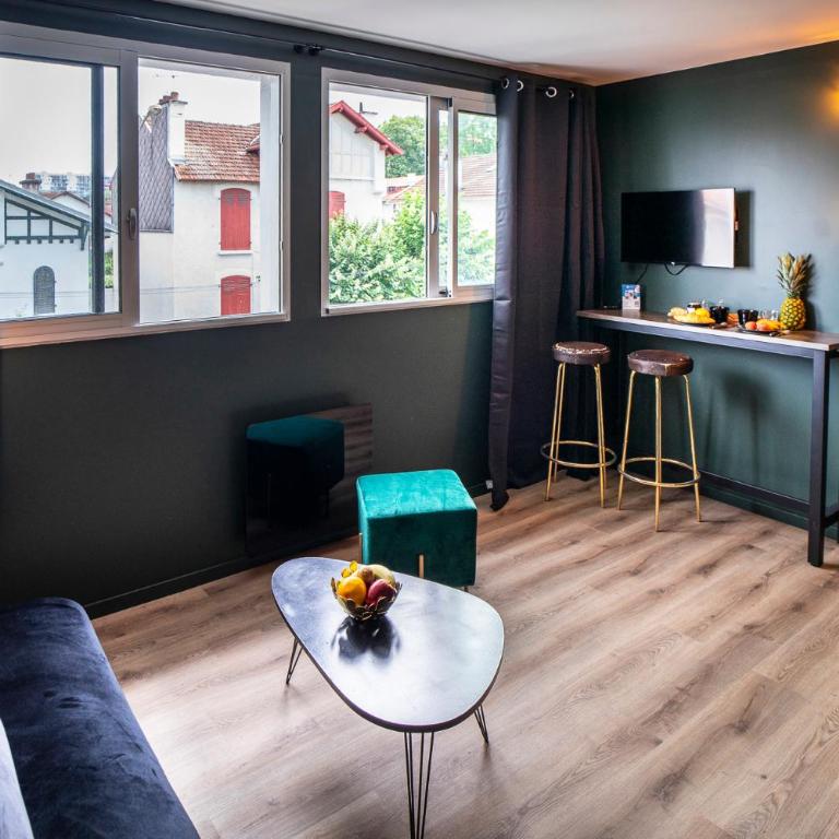 ONLOC - Le Romantique appart proche centre ville - Parking - Appartement 1 Chambre - 6