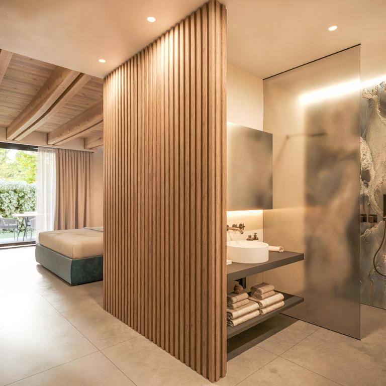 Hotel Lido - Large Deluxe Junior Suite with Garden - 2