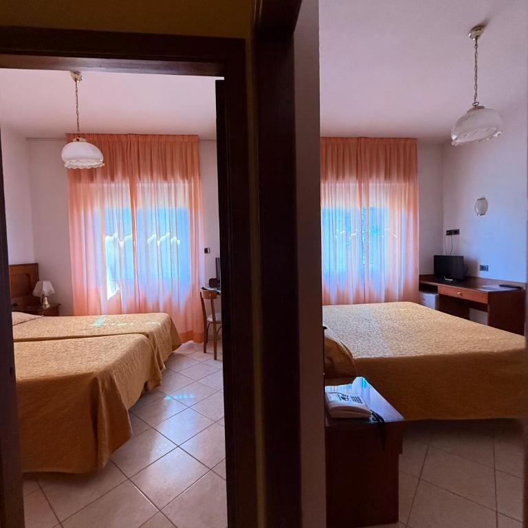 Grifone Hotel - Camera Quadrupla Classic - 3