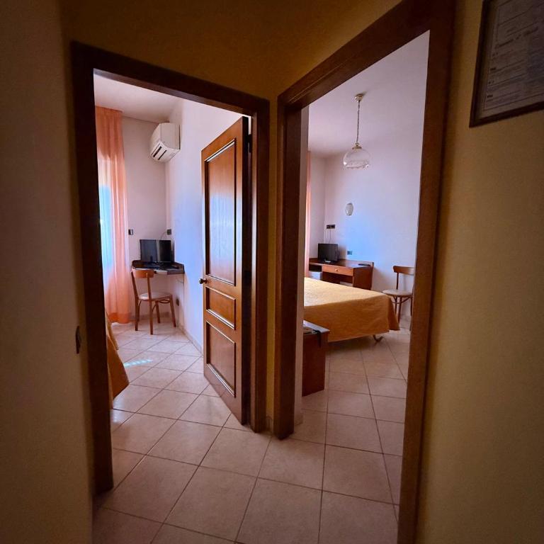 Grifone Hotel - Camera Quadrupla Classic - 6