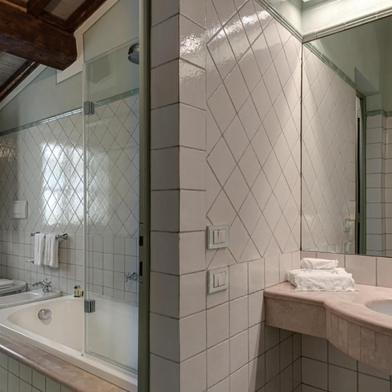 Villa il Castagno Wine & Resort - Suite Deluxe con Vasca Idromassaggio - 3