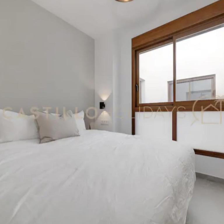 Luxury Penthouse - Rooftop Pool - 100m to the Sea - Two-Bedroom Apartment with Balcony and Terrace - 19