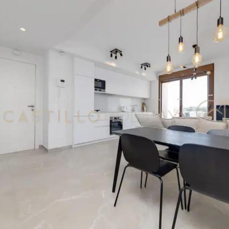 Luxury Penthouse - Rooftop Pool - 100m to the Sea - Two-Bedroom Apartment with Balcony and Terrace - 12