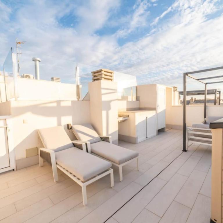 Luxury Penthouse - Rooftop Pool - 100m to the Sea - Two-Bedroom Apartment with Balcony and Terrace - 22