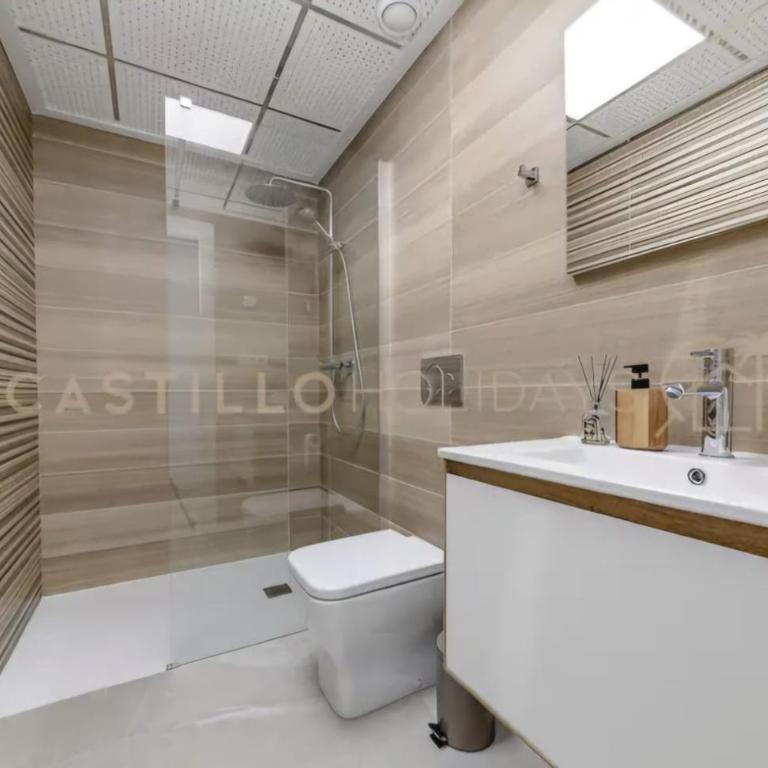 Luxury Penthouse - Rooftop Pool - 100m to the Sea - Two-Bedroom Apartment with Balcony and Terrace - 15