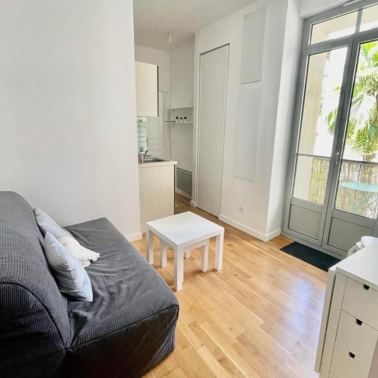 Nice two-rooms with balcony in Nice - Appartement - 2