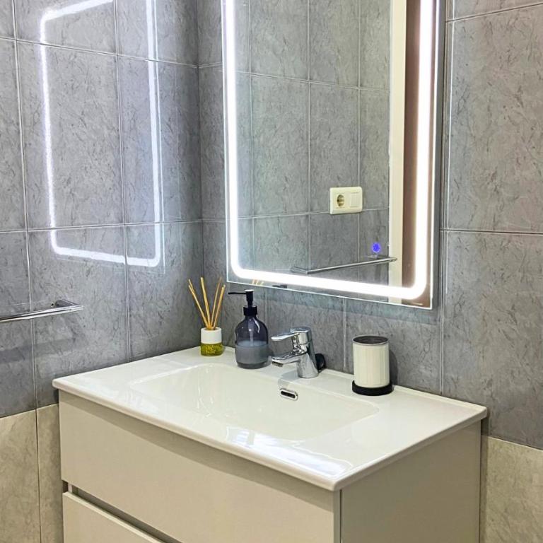 Apt Cabanyal, Beach 8 Min, Terrace, Smart TV - One-Bedroom Apartment - 28