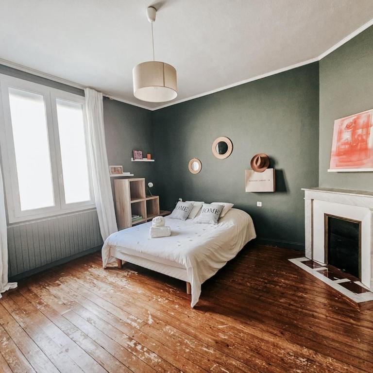 La Belle Maison, centre ville, 3 chambres et jardin - Villa 3 Chambres - 26