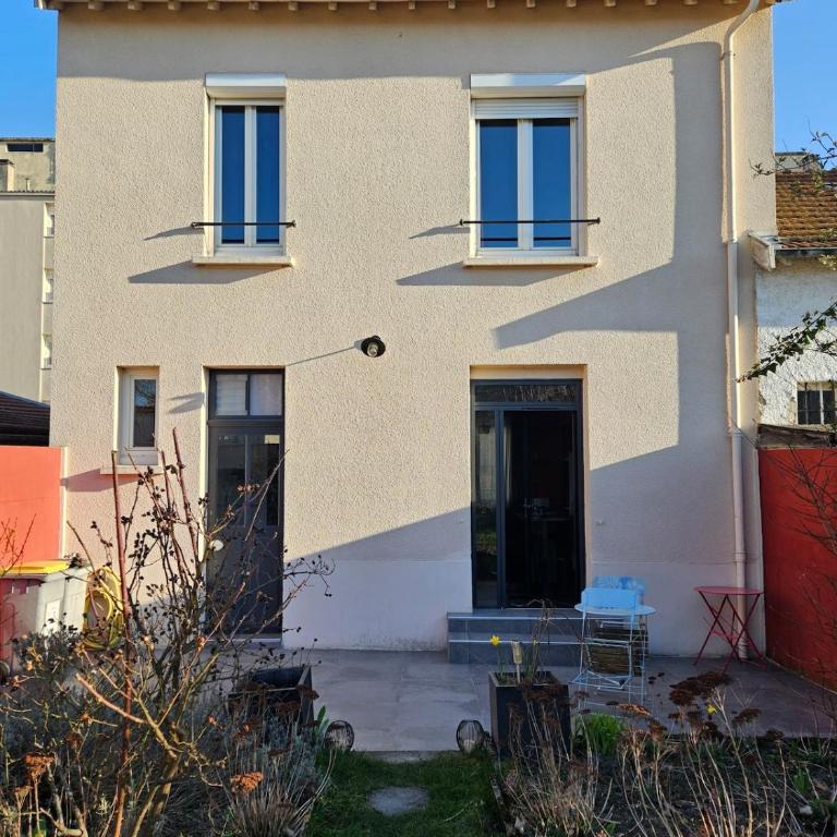 La Belle Maison, centre ville, 3 chambres et jardin - Villa 3 Chambres - 8