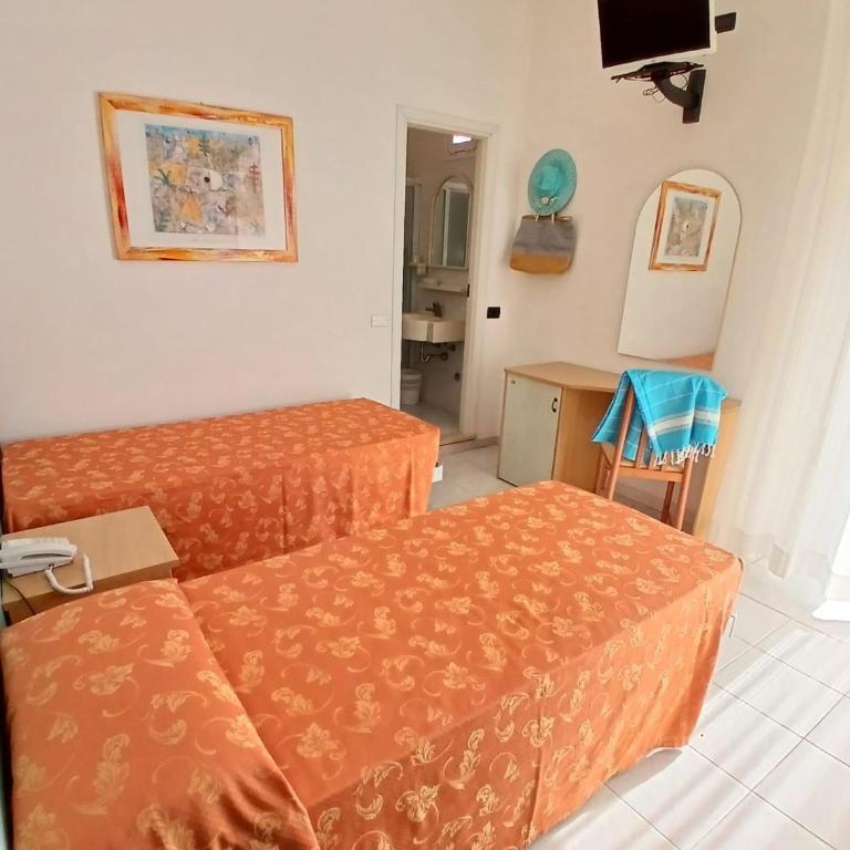 Hotel Garden - Parking Included - Camera Standard Doppia con Letti Singoli - Uso Singola - 4