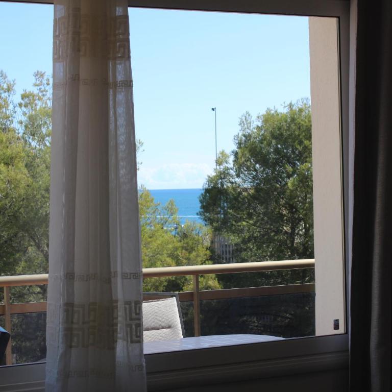 Residentium Spain-Rosemari - Three-Bedroom Apartment - 12