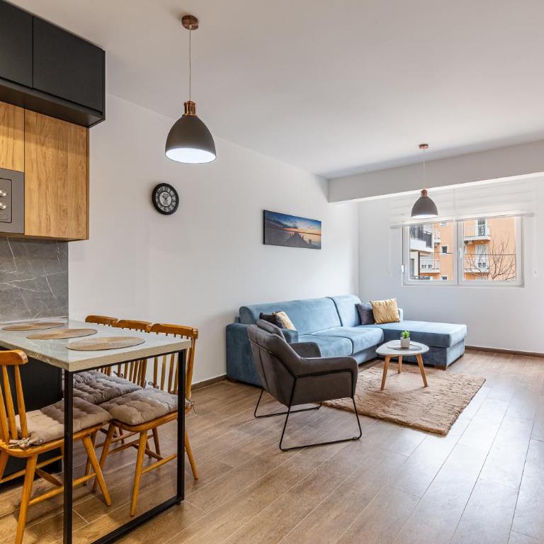 Warm-colored stylish apartment - Apartman sa 1 Spavaćom Sobom - 2