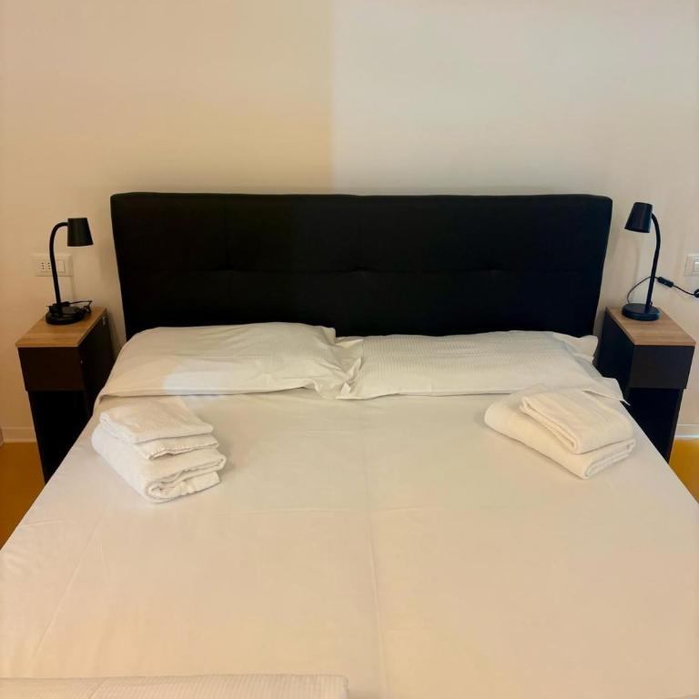 Nomad Hostel - Vierbettzimmer mit privatem externen Bad - 1