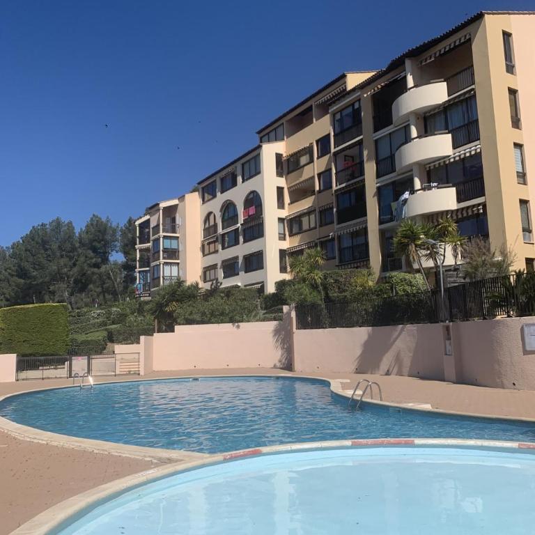 Studio "Un jardin d'azur" avec Piscine de mai à septembre - Family Studio - 1