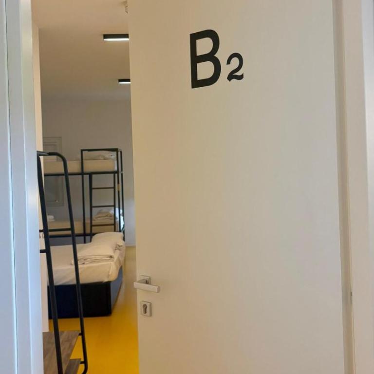 Nomad Hostel - Vierbettzimmer mit privatem externen Bad - 2