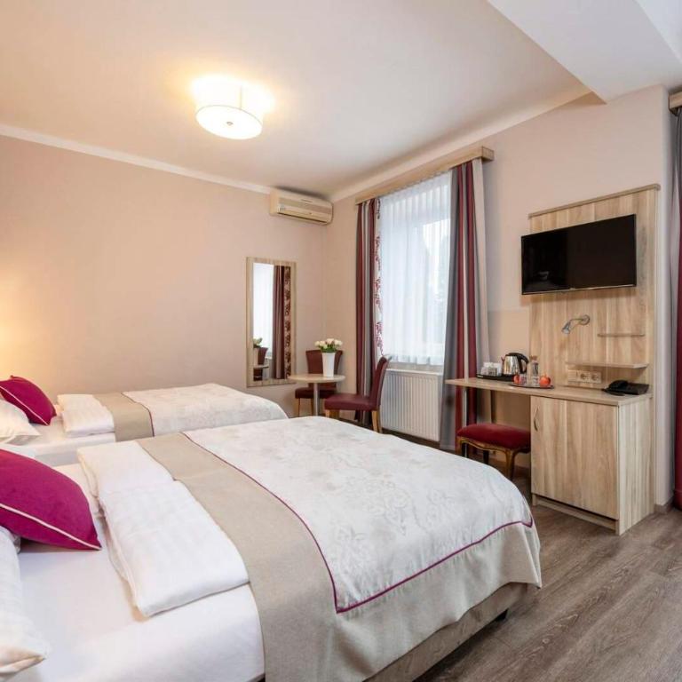 HOTEL junior by MAX 70 - Superior Zimmer mit Balkon - 2