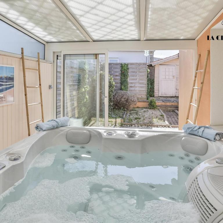 Villa LS - Agreable Villa avec piscine et jacuzzi - Villa avec Piscine Privée - 2