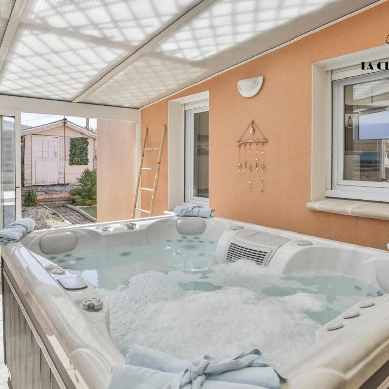 Villa LS - Agreable Villa avec piscine et jacuzzi - Villa avec Piscine Privée - 7