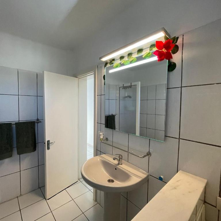 Harmony House Just 2min from the beach with a stunning terrace An Oasis - Apartamento de 2 dormitorios - 19