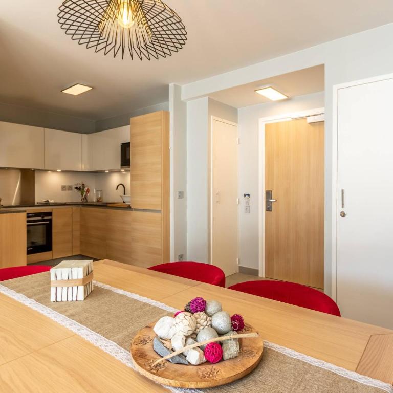 Appartement moderne 4 pièces avec piscine, spa, parking et accès direct aux pistes - FR-1-352-65 - Appartement (6 Adultes) - 11