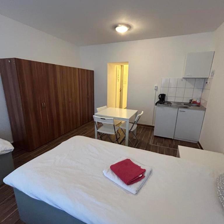 2-Rent Group Hostel Apartments SEN14 - Chambre Triple - 4