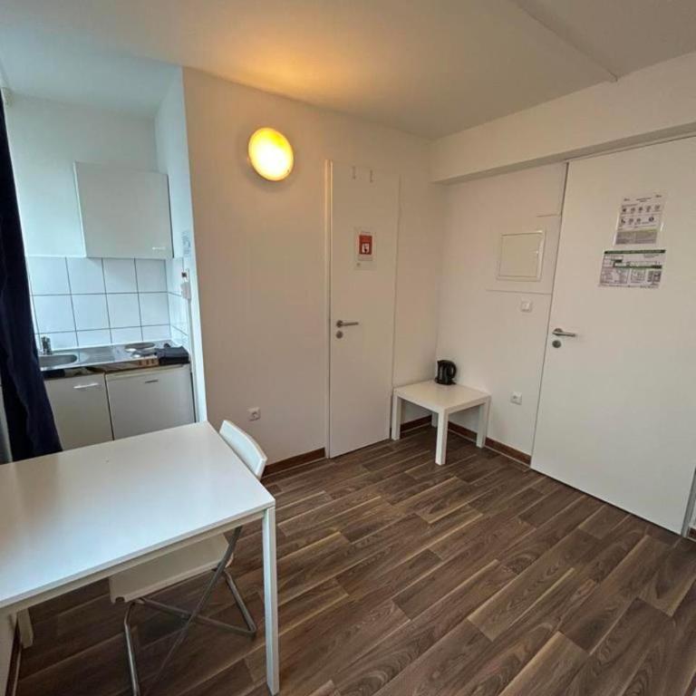 2-Rent Group Hostel Apartments SEN14 - Chambre Simple - 3