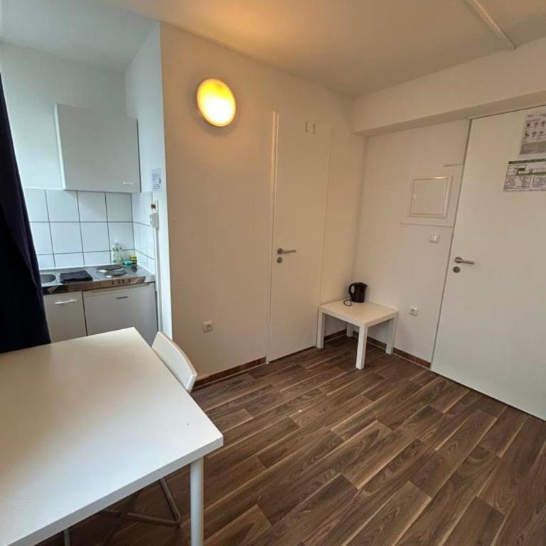 2-Rent Group Hostel Apartments SEN14 - Chambre Simple - 5